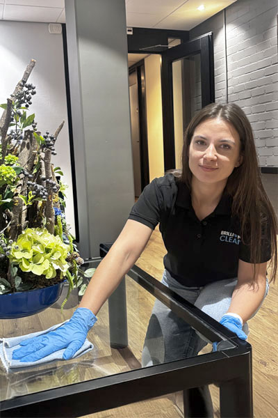 Premium schoonmaak service. Vast ritme discreet en zonder omkijken.